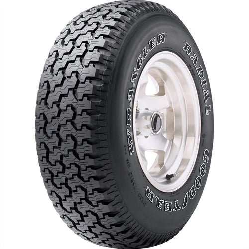 Wrangler Radial 235/75R15 105S All-Season Tire Fits: 1995-99 Chevrolet Tahoe LT, 1999 Chevrolet Silverado 1500 Base